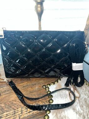 Jen & Co Black Quilted Patent Crossbody Wristlet